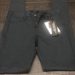 NWT Liverpool skinny pants